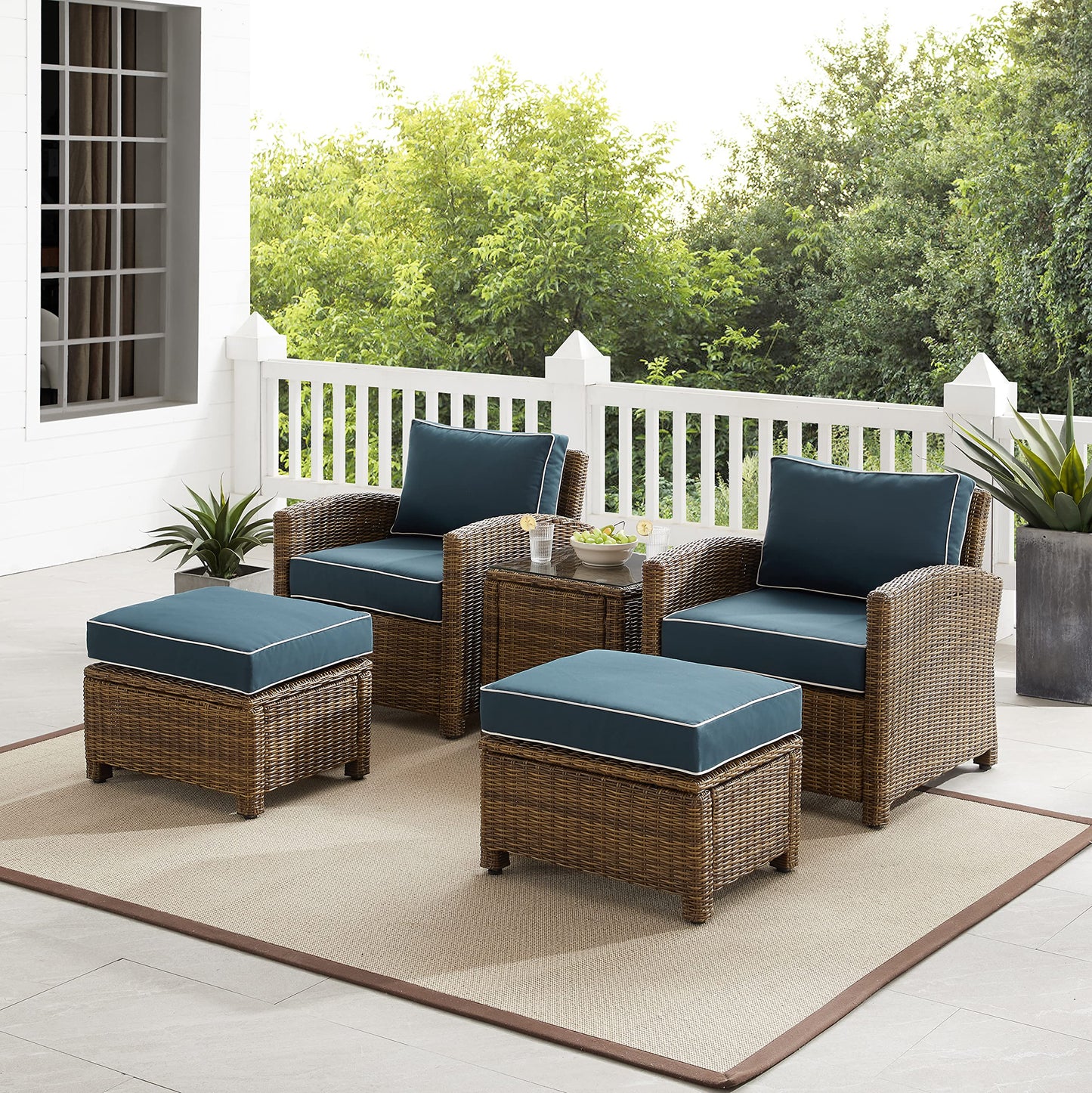 Crosley Furniture Bradenton 5-Piece Outdoor Chair Patio Furniture Set, Wicker Conversation Sets for Porch, Weathered Brown with Navy Cushions